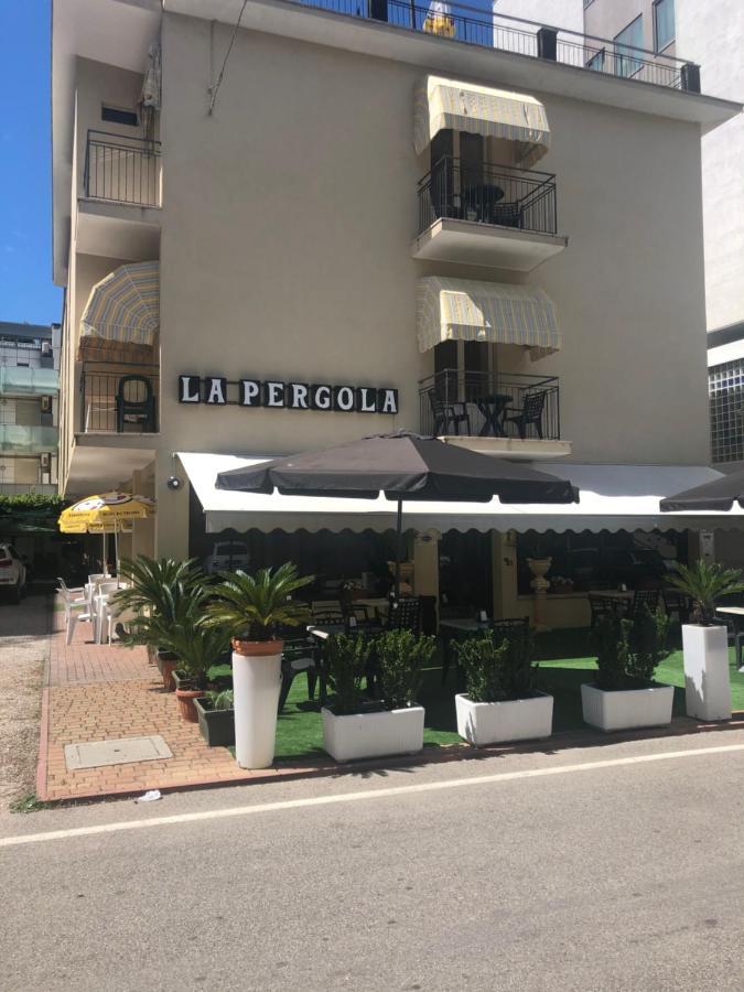 Hotel La Pergola Bellaria-Igea Marina Exterior photo